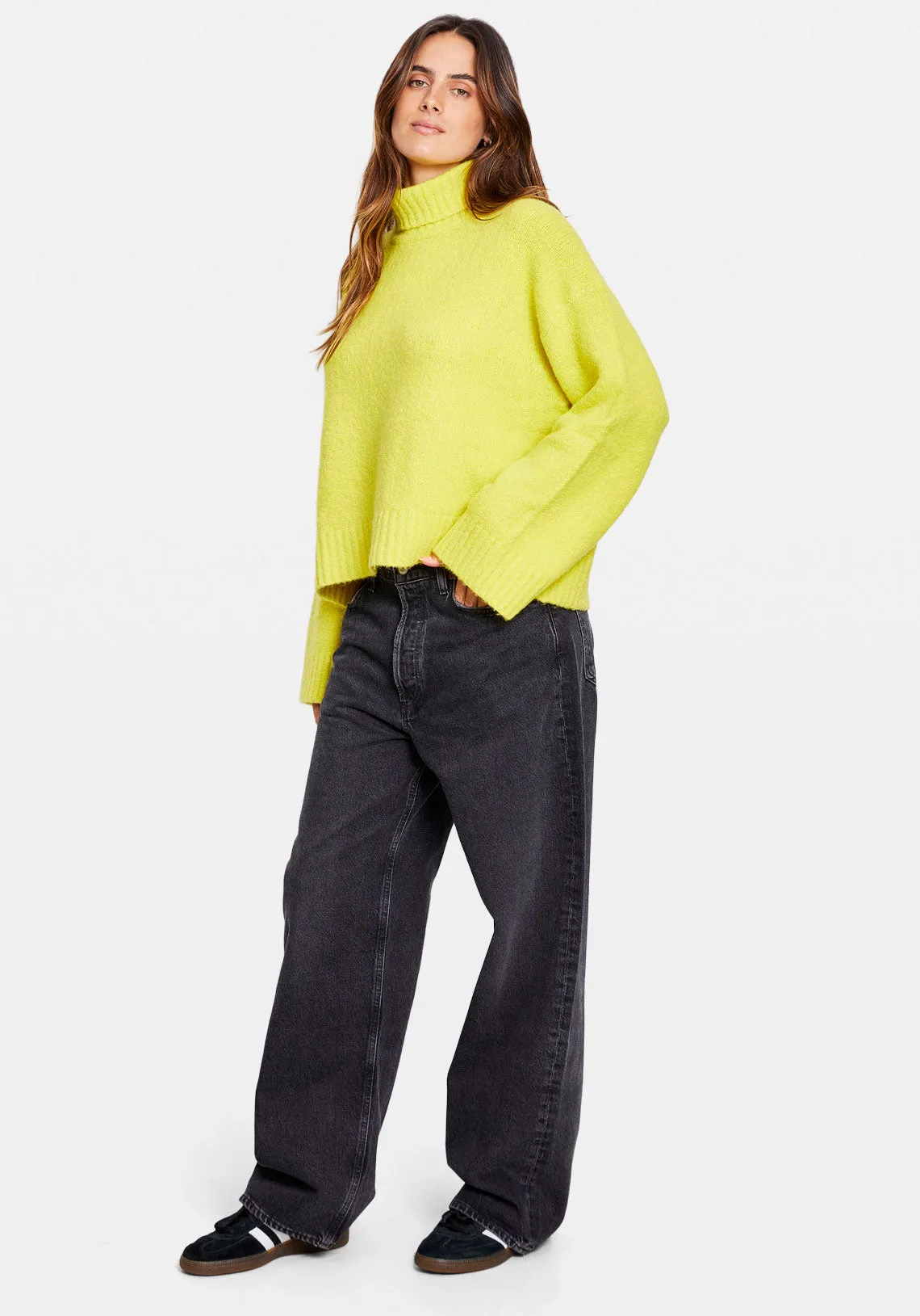 MANDIE TURTLENECK BLAZING YELLOW