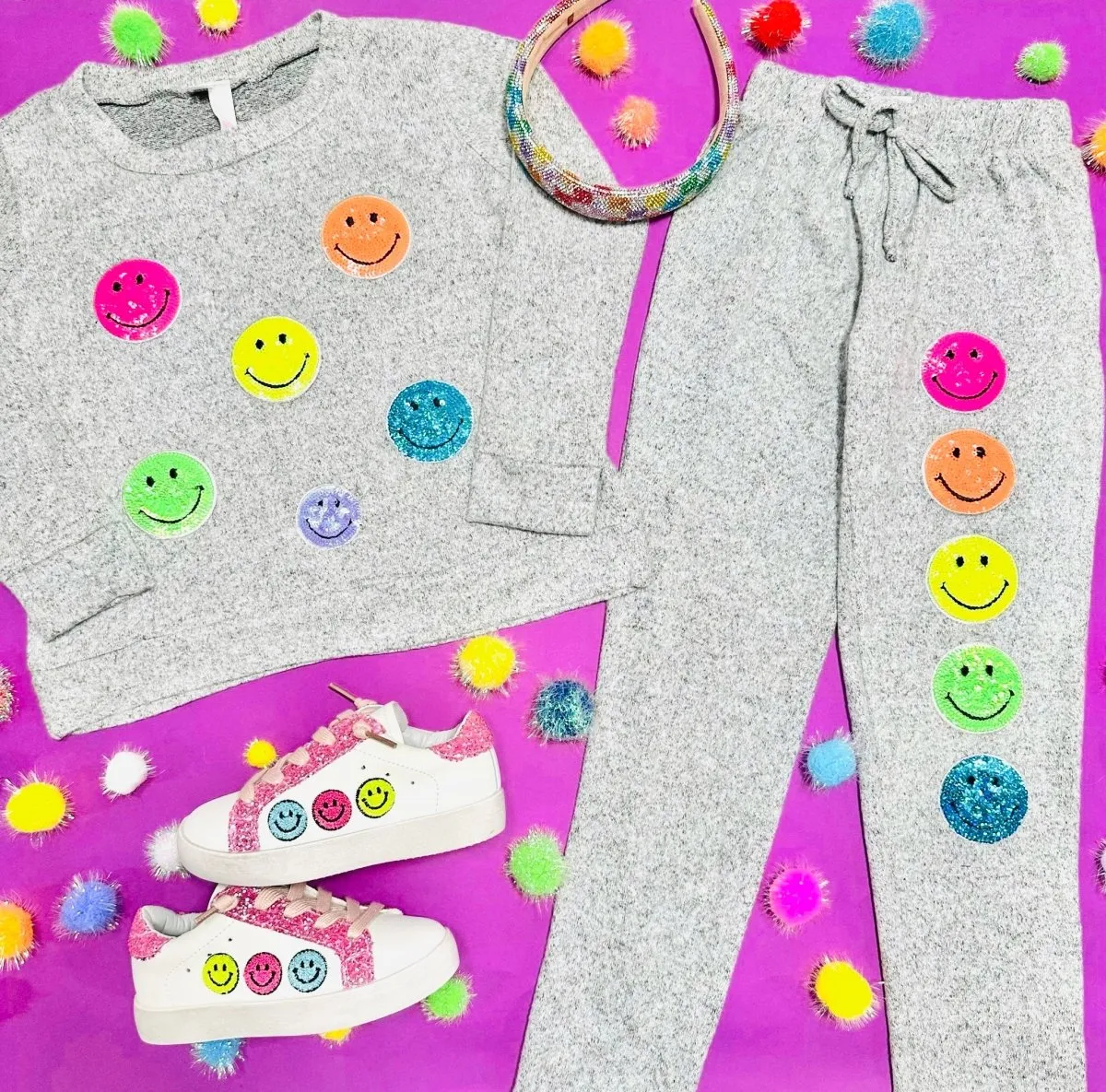 SEQUIN SMILEY FACE HACCHI SWEATSHIRT